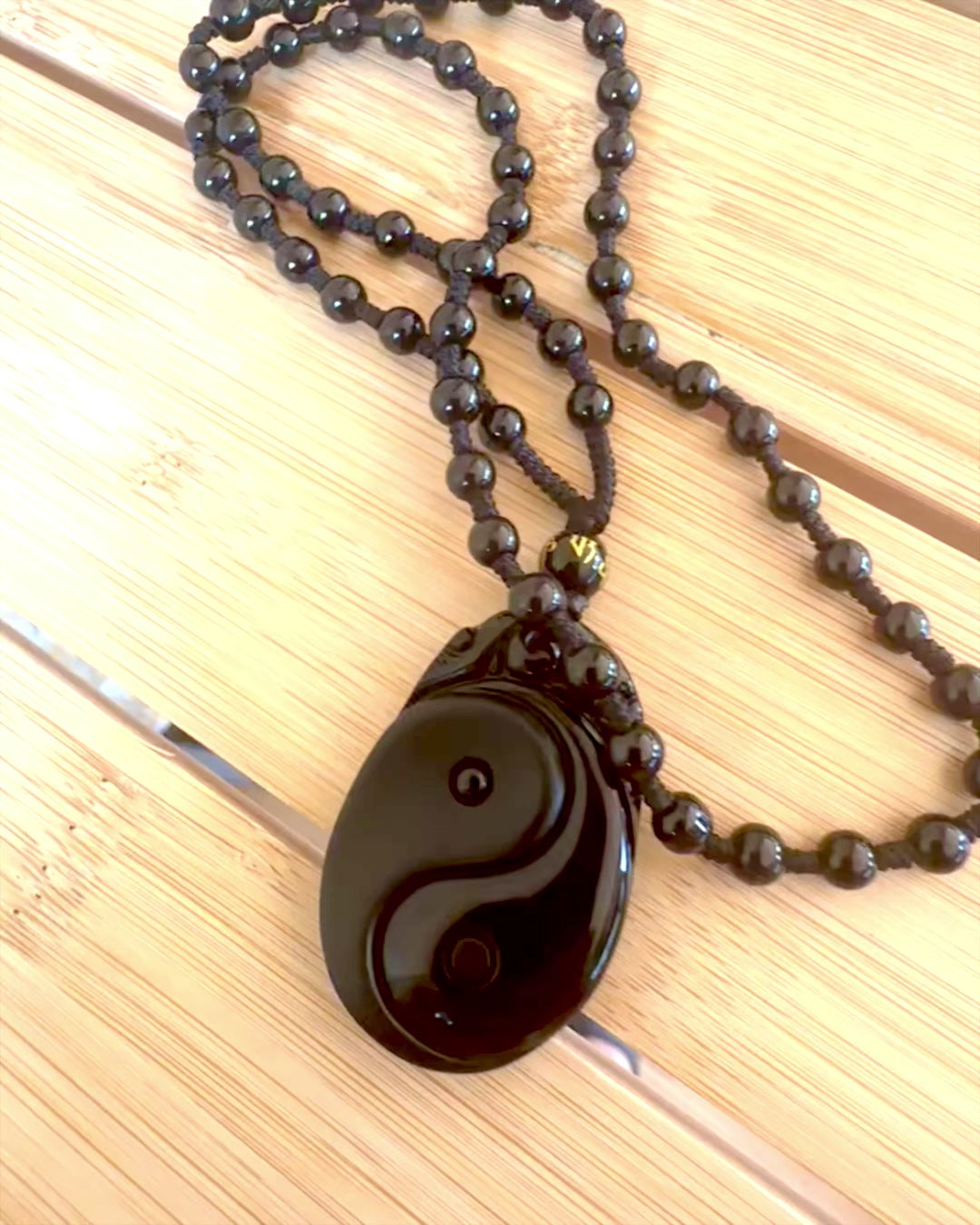 Obsidijanski Amulet Yin Yang s Graviranjem - Harmonija i Zaštita, personalizacija gravurom za poklon