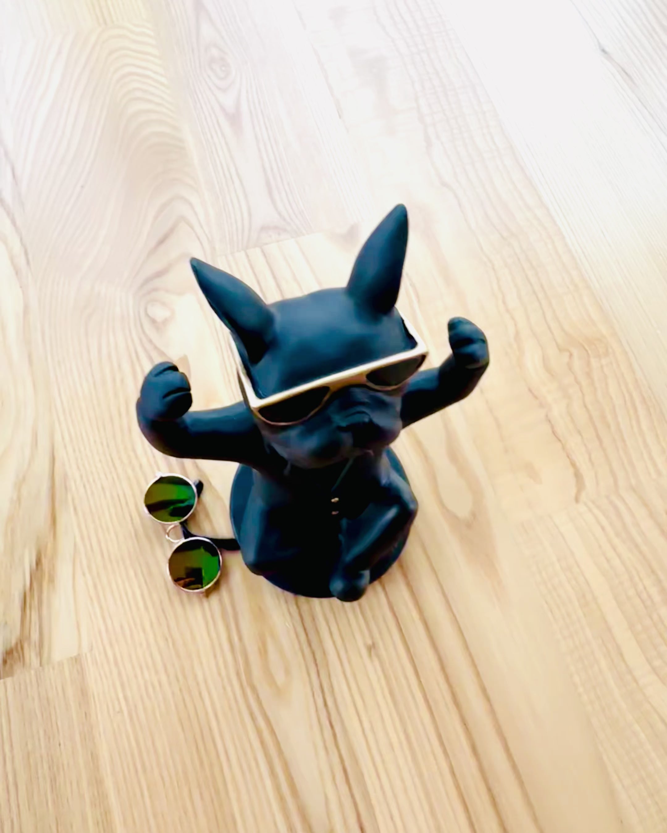 Figūriņa Bulldog Elegance - Ekskluzīvs glāžu turētājs, iespēja personalizēt ar gravējumu