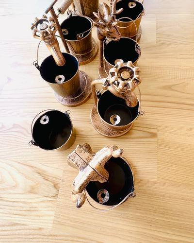 Stilinga metalinė peleninė „Rustic Charm“ 19-23 cm aukščio, 8 variantai pasirinkimui, graviravimas pagal pageidavimą