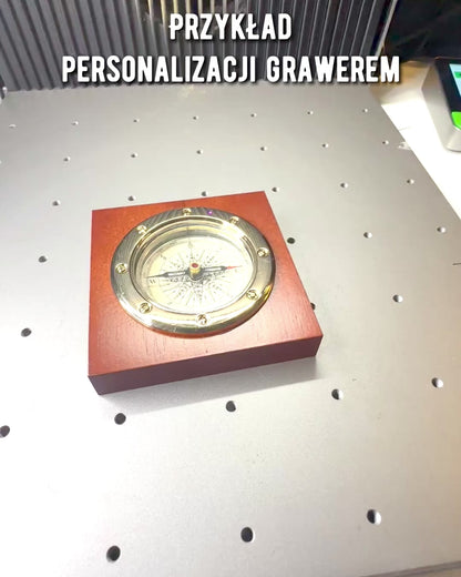 Bússola "Navigator2" - Elegância Clássica em Latão e Madeira, personalização com gravação para presente