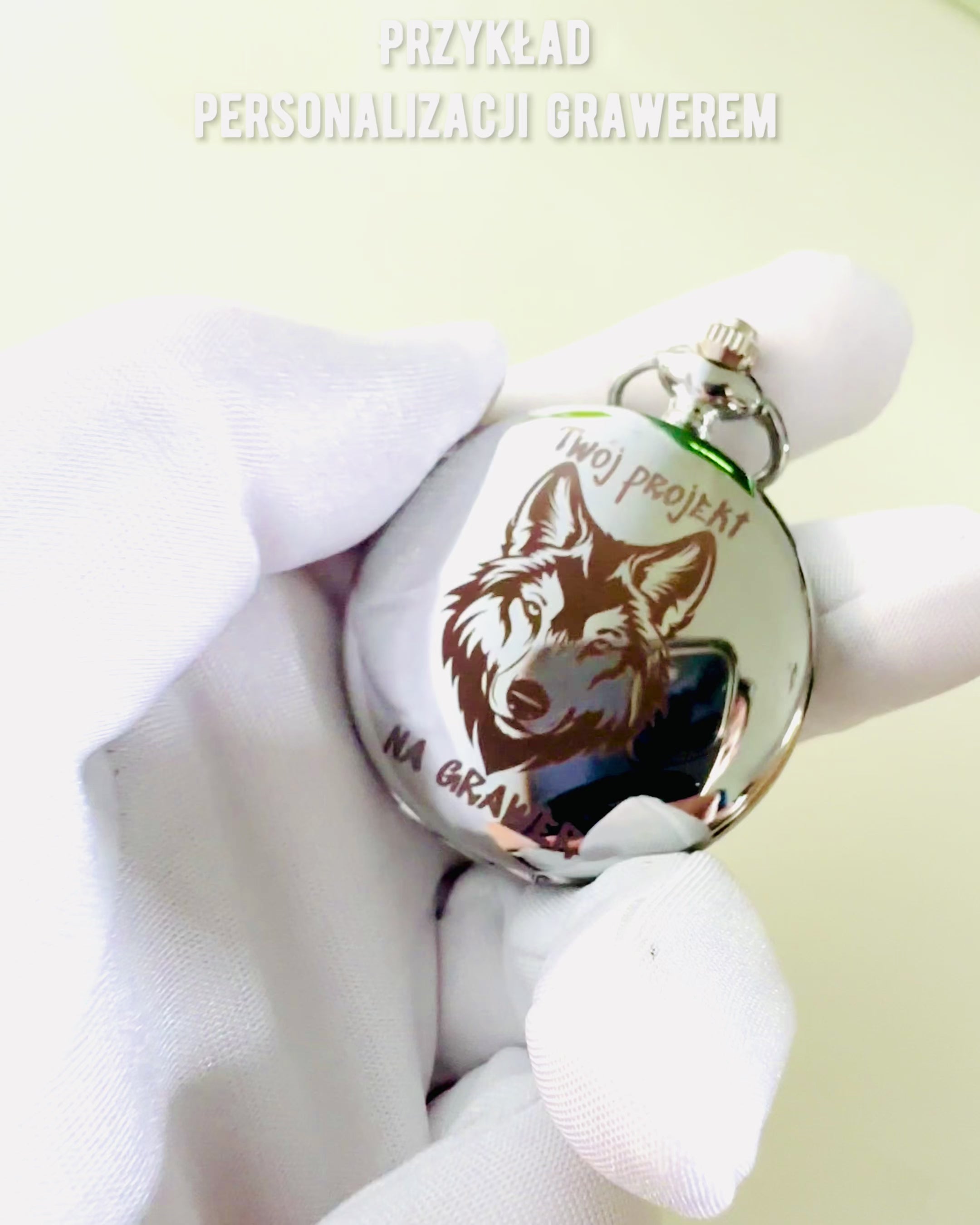 Reloj de Bolsillo Clásico con Números Romanos y Cadena, Cuarzo, Brillo de Acero - color plateado
