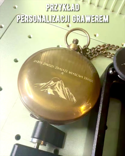 Navigacijski kompas "Putnika" s gravurom, personalizacija – Ručni rad indijskih obrtnika