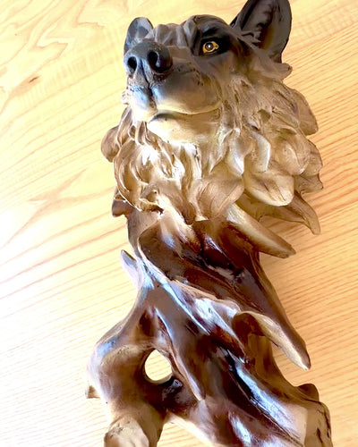 "Wolf Spirit" – Decorative Figurine with Personalization Option via Engraving, Ideal as a Gift