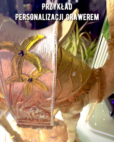 Statuetka Pustinjski Putnik Dekorativna Deva od Smole s Mogućnošću Graviranja