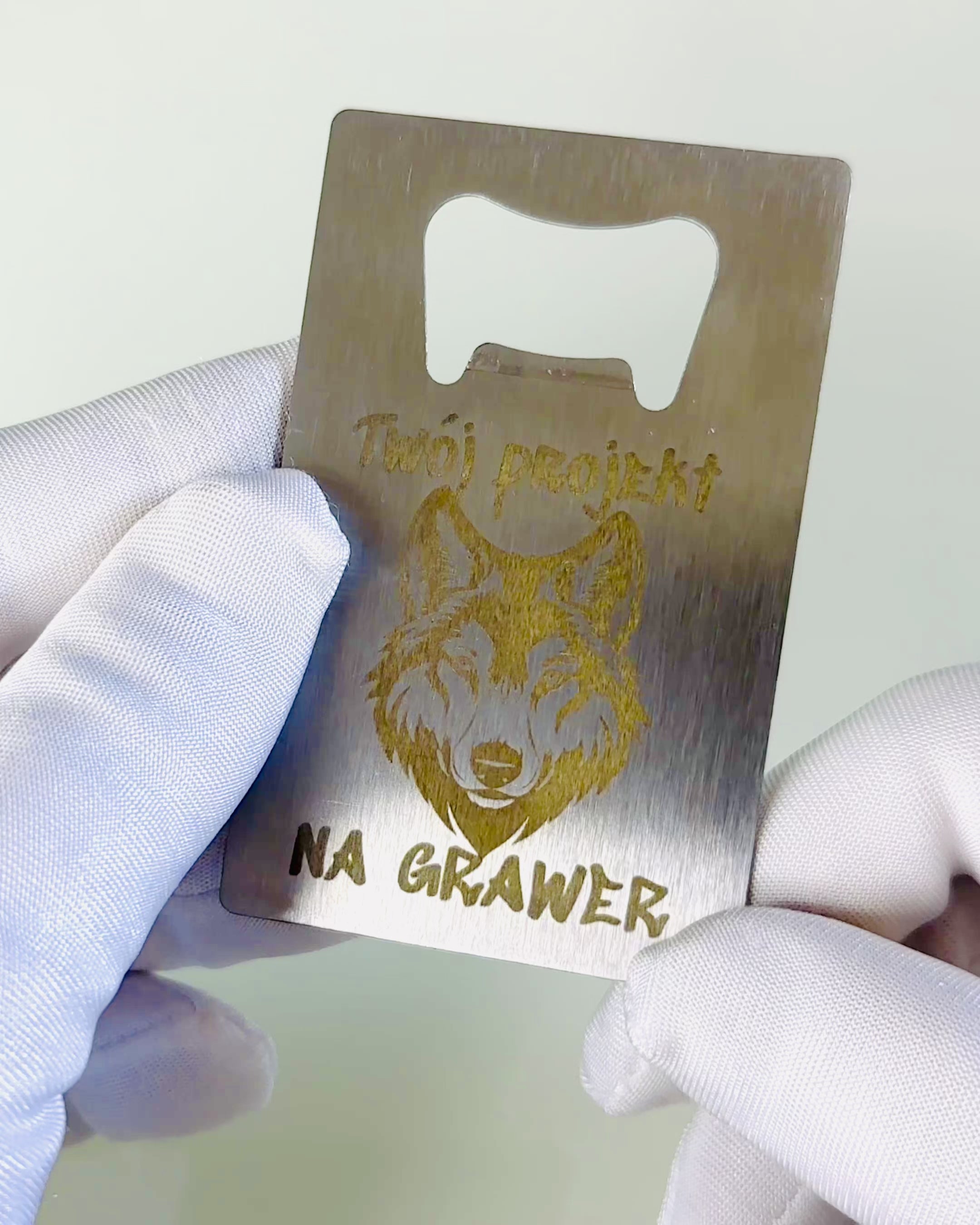 Nerūdijančio plieno butelių atidarytuvas - elegantiškas ir praktiškas aksesuaras - personalizavimas graviravimu