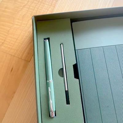 Elegant Gift Set with Personalized Engraving - Olive Green Leather A5 Notebook with Pen and Spare Refill in an Aesthetic Gift Box