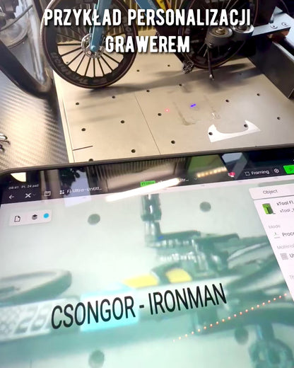 Minijaturni Model Triatlon Bicikla „SpeedStorm 1.2” personalizacija gravurom za poklon