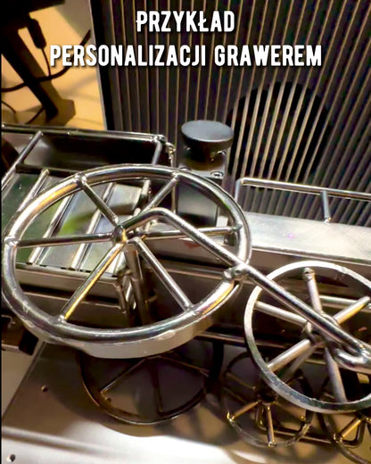 Lokomotiva ze železa „Retro Express“ – dekorace, model, ručně vyrobená s možností gravírování