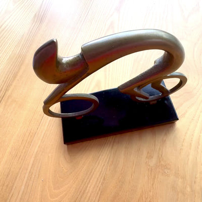 Cyclist figurine VB26/9 with engraving - Elegant gift for cyclists, height 18 cm, brass and black, minimalist interior decoration