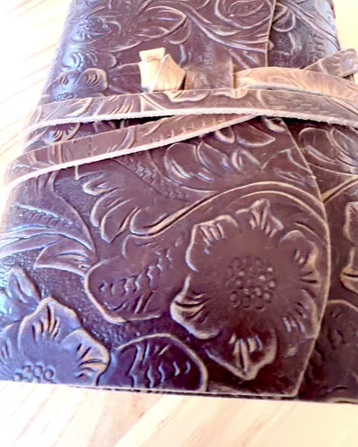 Преміум шкіряний блокнот "Елегантність Природи" - 200 сторінок, 120г, нотатник, скетчбук, 2 кольори на вибір, персоналізація гравіюванням