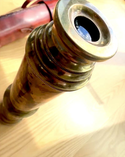 Royal Spyglass "Voyager 1818" – Exclusive, Brass, 83 cm, Handcrafted, Genuine Leather Case – Collector's Edition, Customization with Engraving for Gift