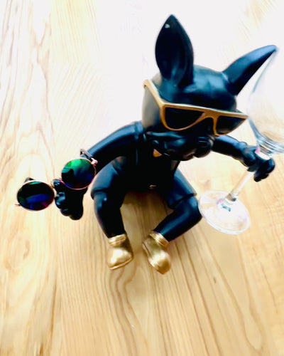 Figurină Exclusivă „Bulldog Elegant”, culoare neagră, suport pentru pahar de vin sau șampanie, personalizare cu gravură