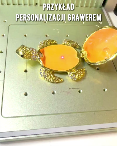 Szkatułka "Żółwiowa Rodzinka" - zelena boja, personalizacija gravurom