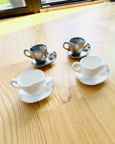 Elegantne keramičke šalice „Maska” – Set od 2 kom. - mogućnost personalizacije gravurom za poklon