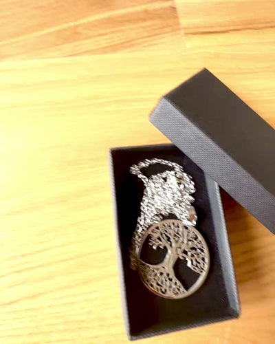 Nerūsējošā tērauda kaklarota "Dzīvības koks" - personalizācija ar gravējumu, 2 krāsu varianti