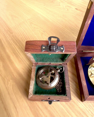 Wooden box for "Maritime" compact compass - personalization with engraving available