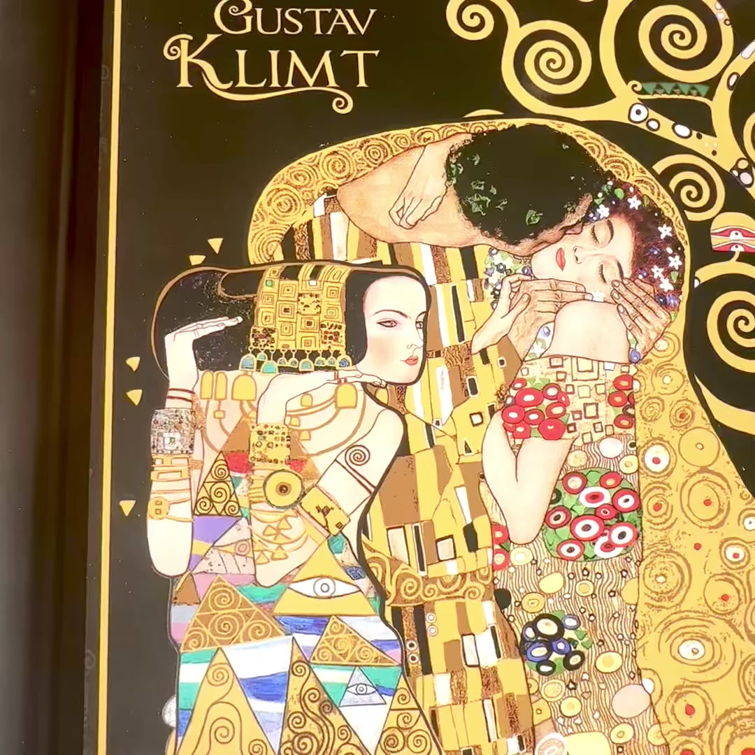 G. Klimt laptop stand, The Kiss (CARMANI), with the option of personalization by engraving, ideal as a gift, dimensions 30.5x40.5cm, stylish and comfortable for working on your lap