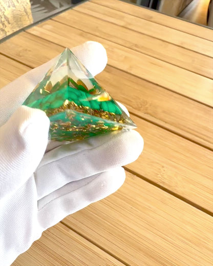 Orgonitová energetická pyramida "Harmonie Turmalínu"