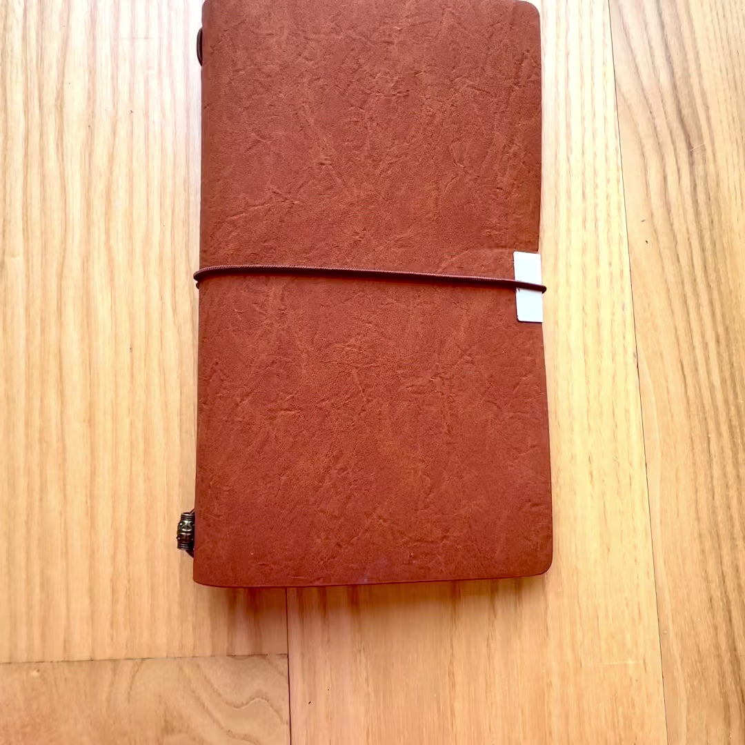 Cuaderno de viaje de cuero con grabado personalizado  