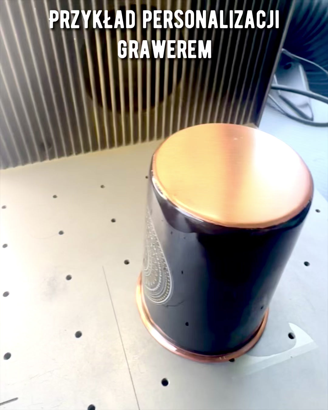 Мідний набір Мандала – Пляшка 1L + 2 Чашки в футлярі, можливість персоналізації гравіюванням на подарунок