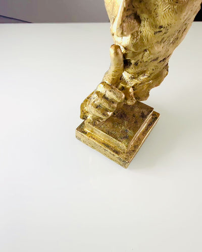 Reflektējošs Vīrietis – Abstrakta Skulptūra Modernā Stilā