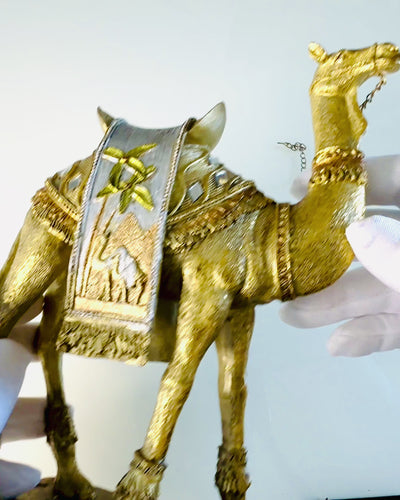 Statuetka Pustinjski Putnik Dekorativna Deva od Smole s Mogućnošću Graviranja