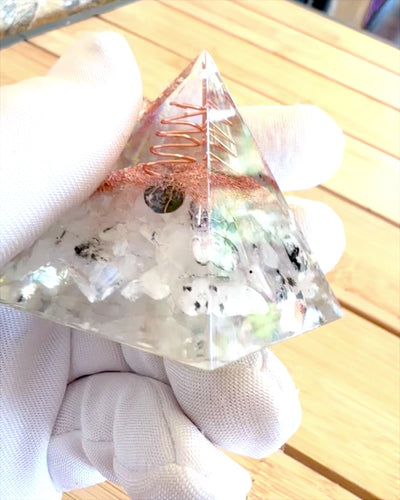 Pirámide Energética orgonita "Copper Harmony"