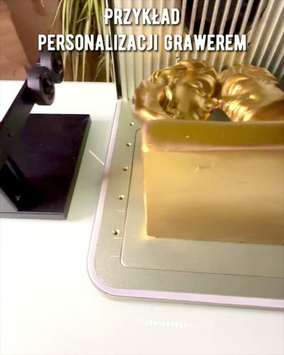 Figurica "Zlatni Spoj" - 13,5 cm visine, Dekorativna s Opcijom Graviranja