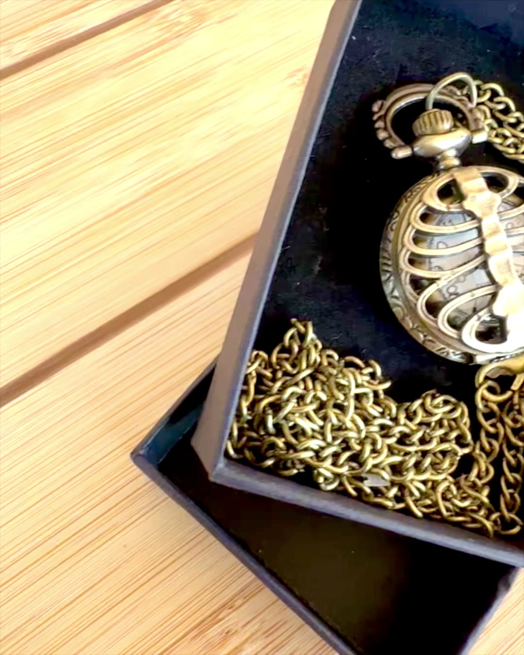 Pocket watch "Rybia Łuska" with engraving option for a gift