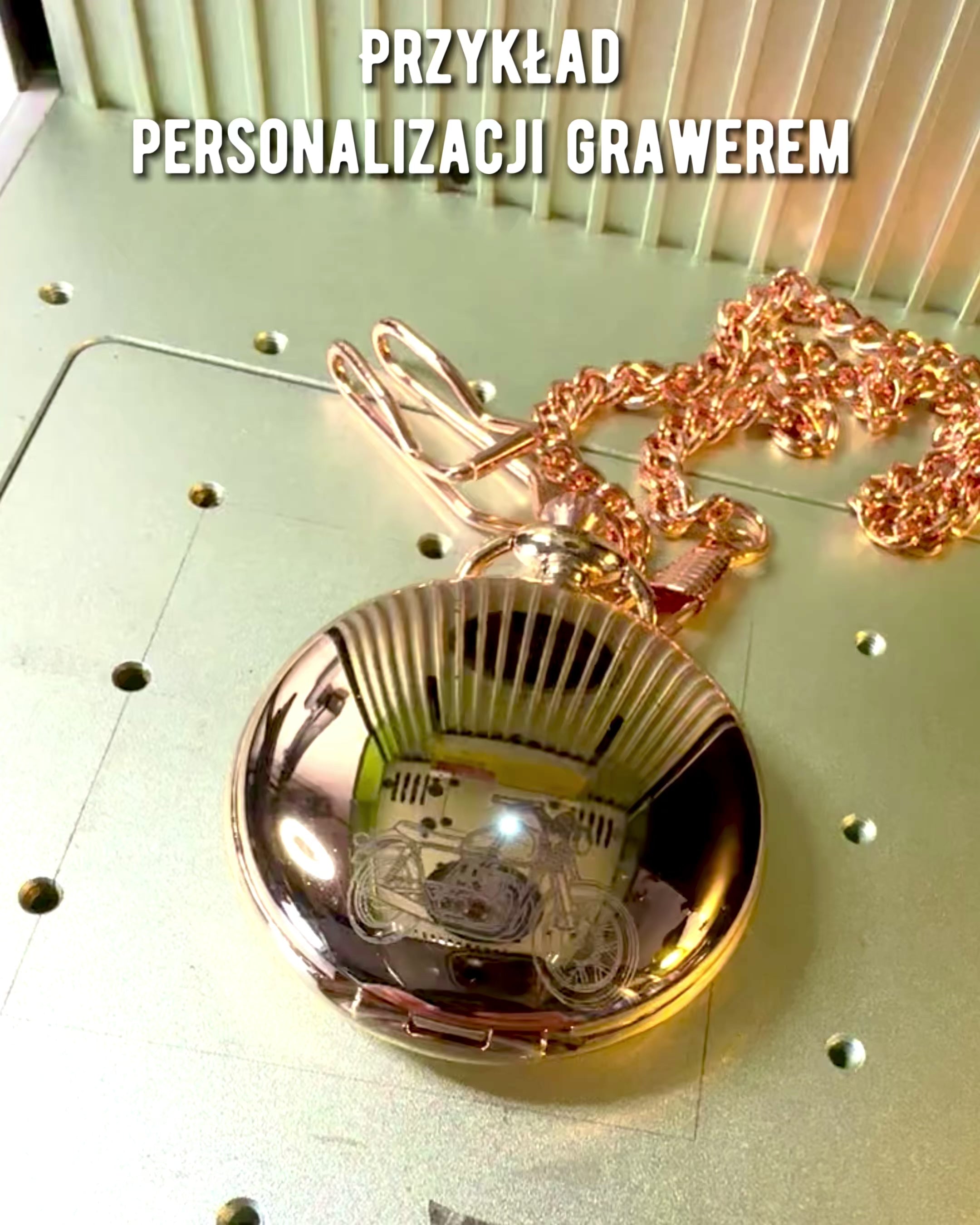 Pocket Watch in Classic Style – Rose Gold, Vintage Elegance