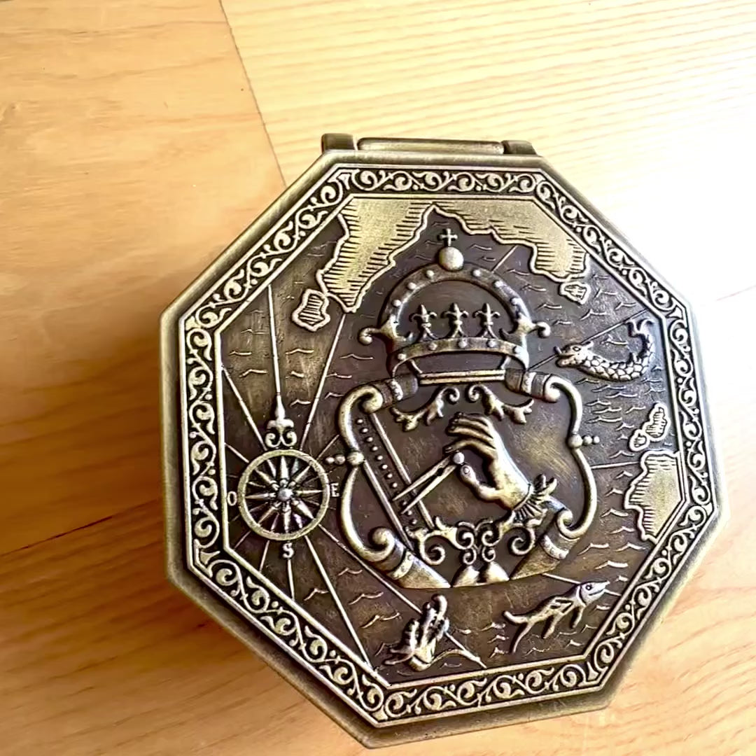 Bússola magnética Cardan exclusiva com gravação - Réplica para presente marinheiro, altura 5,8 cm, madeira de faia e carvalho, latão, estilo renascentista
