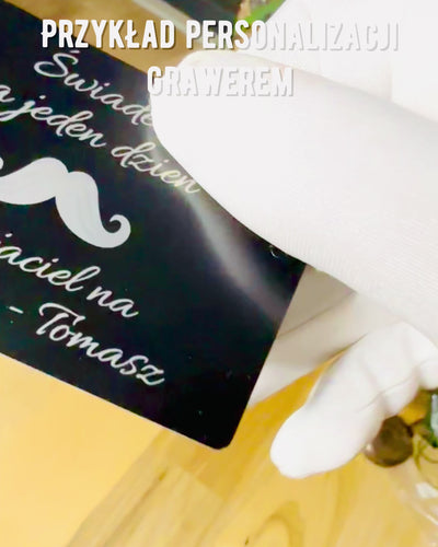 Cartão de Visita Exclusivo em Metal Preto com Possibilidade de Personalização – Ideal para Presente