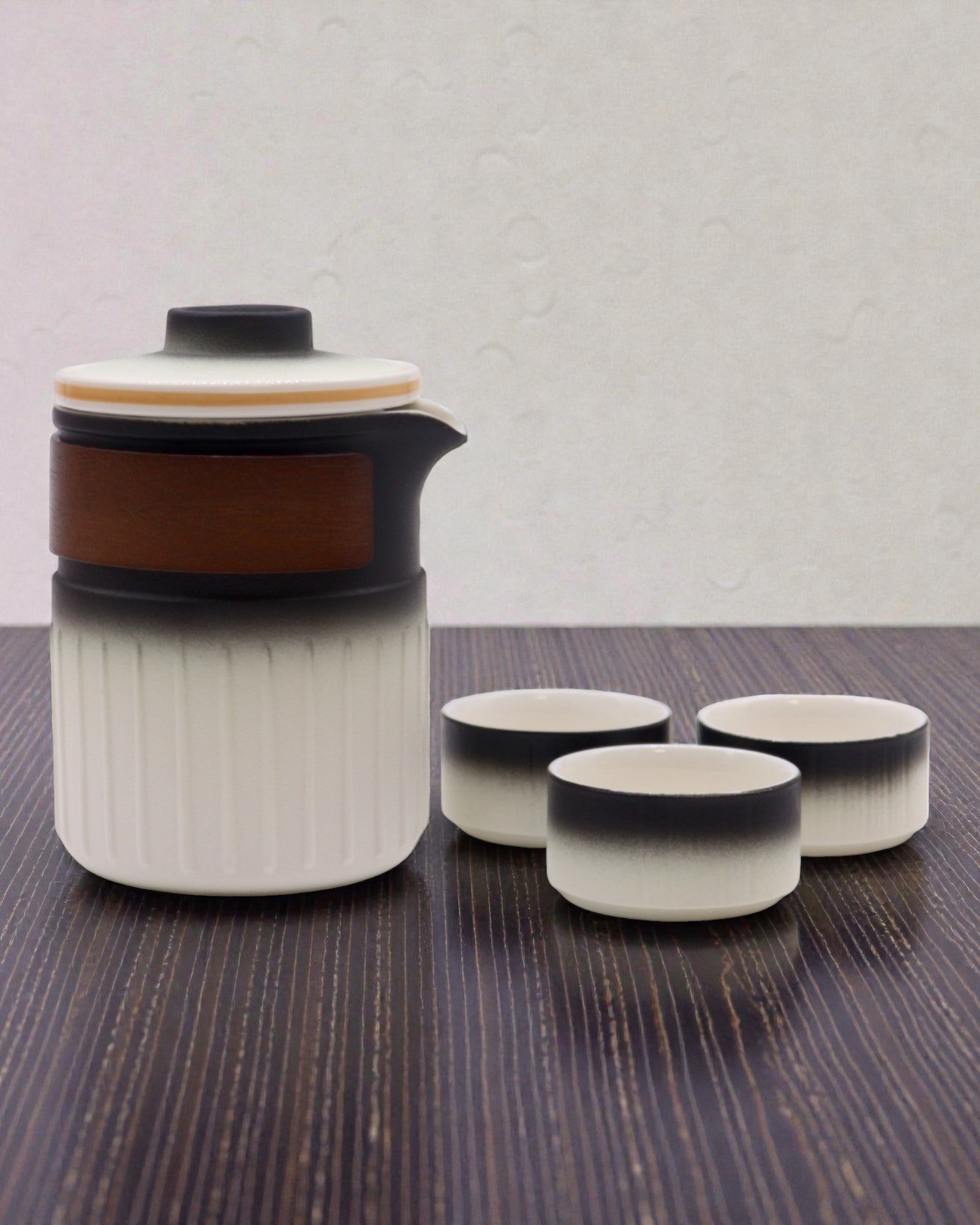 Journey of Three Friends – Travel Ceramic Set with Teapot and 3 Cups