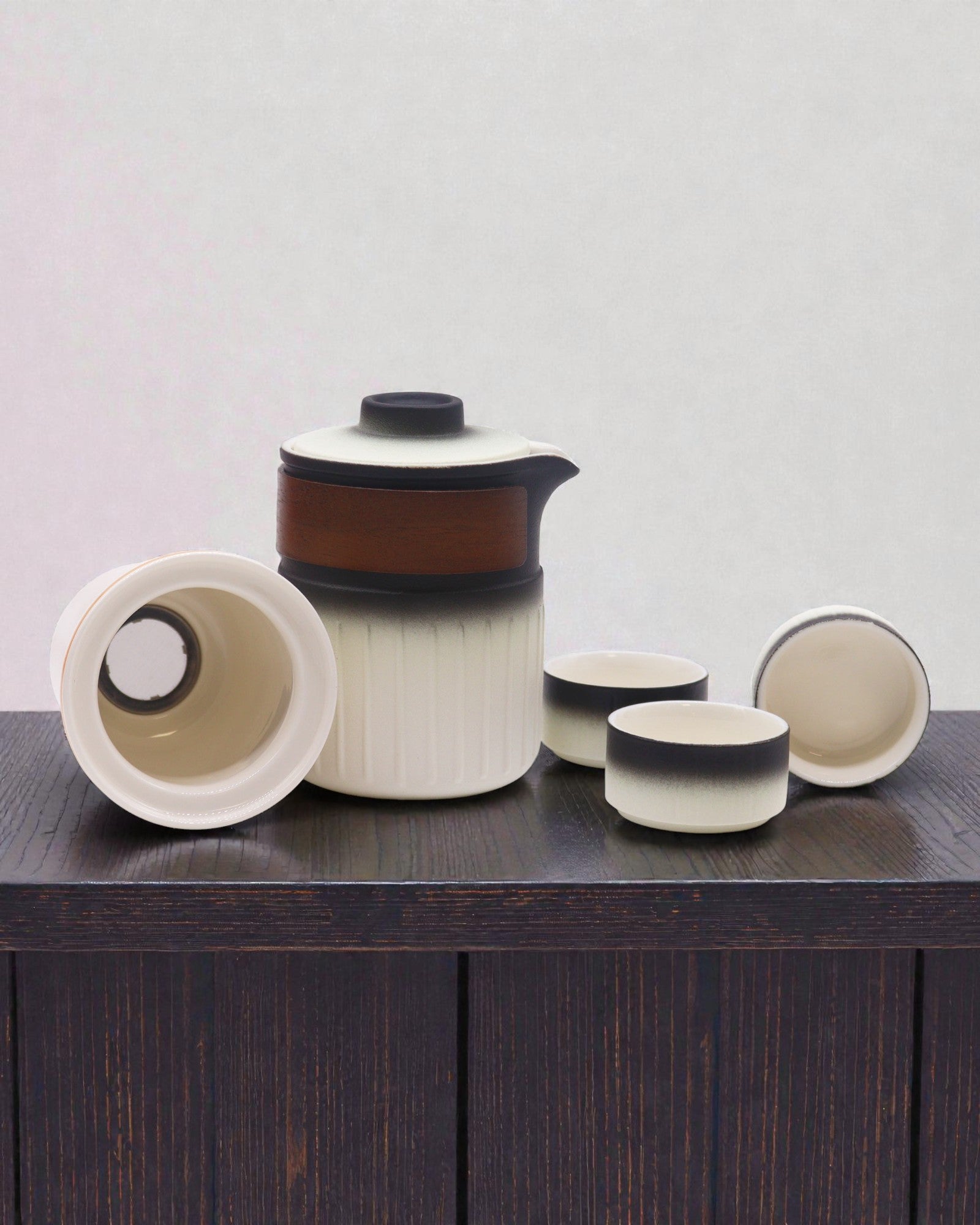 Journey of Three Friends – Travel Ceramic Set with Teapot and 3 Cups