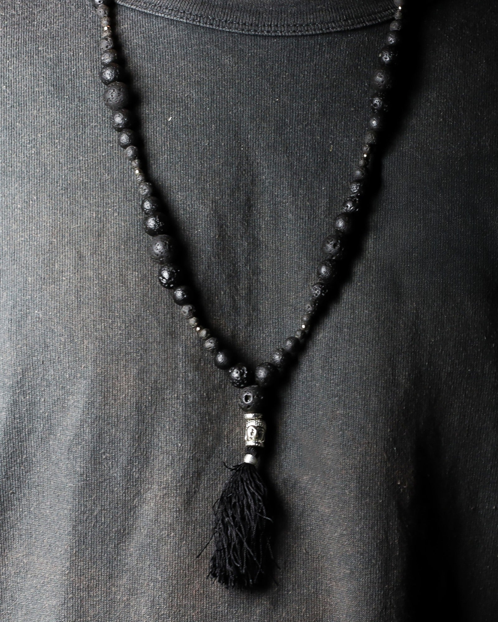 Náhrdelník Esence sopky – uzemňující energie