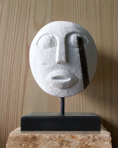 Timoro kaukė Protėvių sargybinis 27x20 cm – Balta